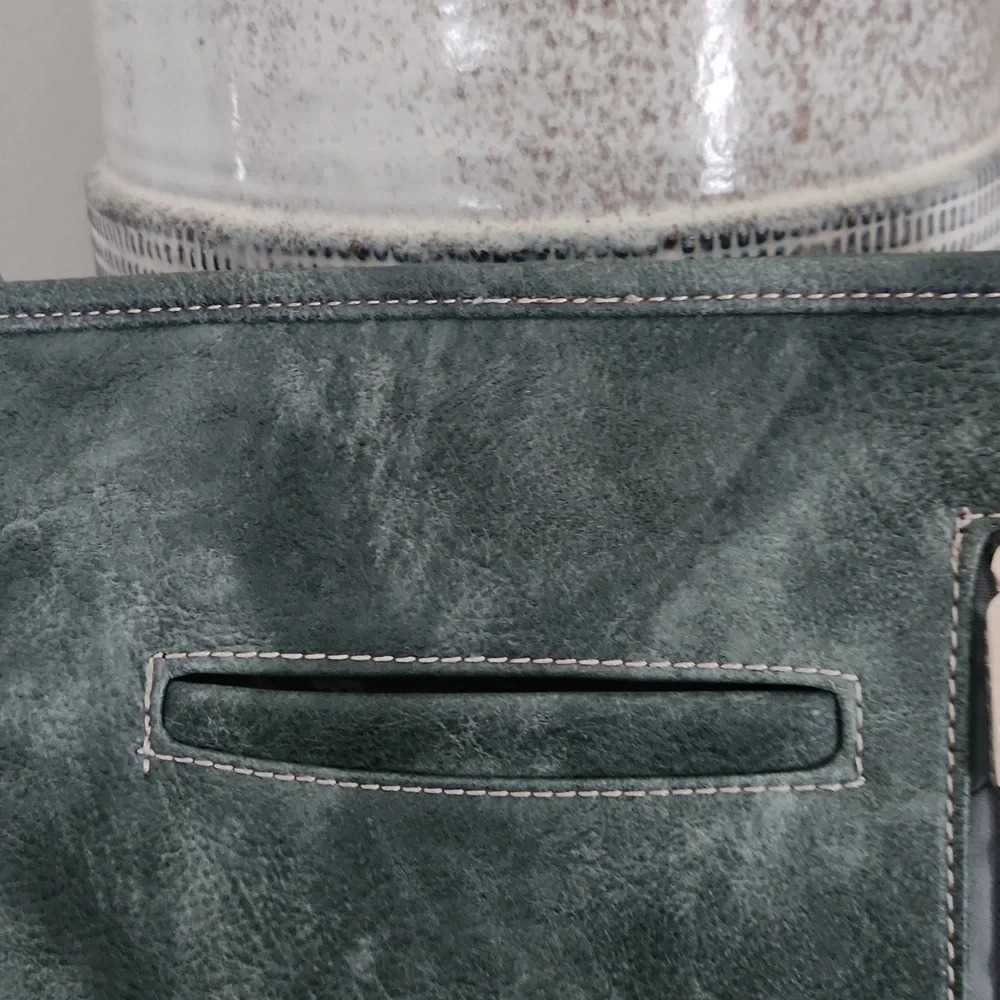 - P&G Tribal Print Crossbody Bag - Picture 6 of 10
